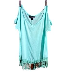 Almost Famous Peekaboo top